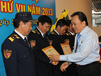 http://baokhanhhoa.com.vn/dataimages/201312/original/images909173_yensao1.jpg